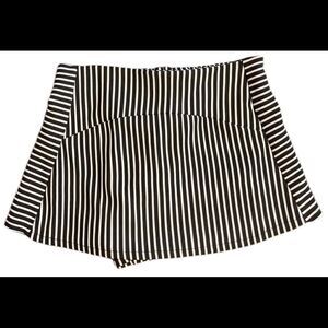 DON’T ASK WHY Black/White Striped Skort One Size
